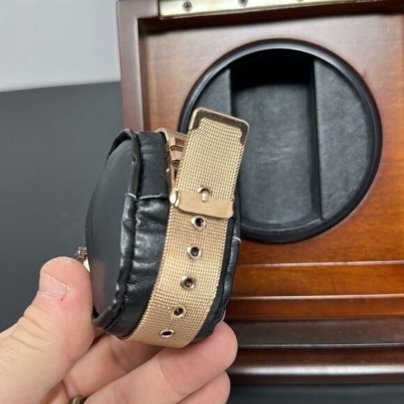 NY&C ladies mesh watch - Picture 2 of 2